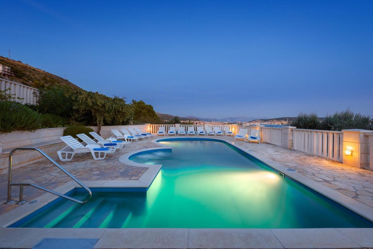 Residence Villa Irena Apartments Трогир Екстериор снимка