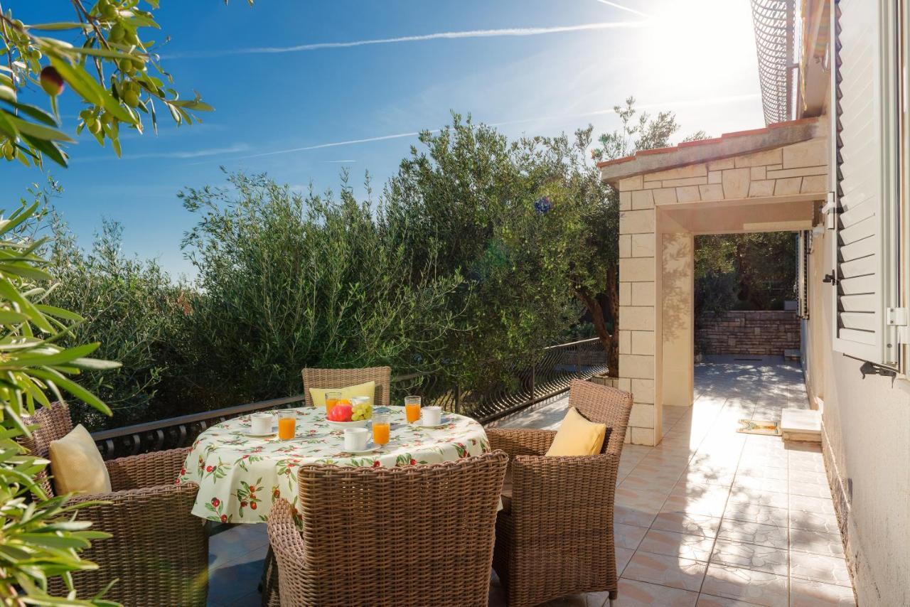 Residence Villa Irena Apartments Трогир Екстериор снимка