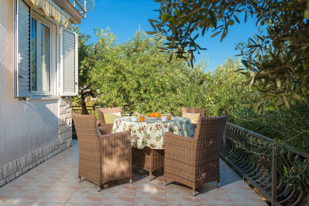 Residence Villa Irena Apartments Трогир Екстериор снимка