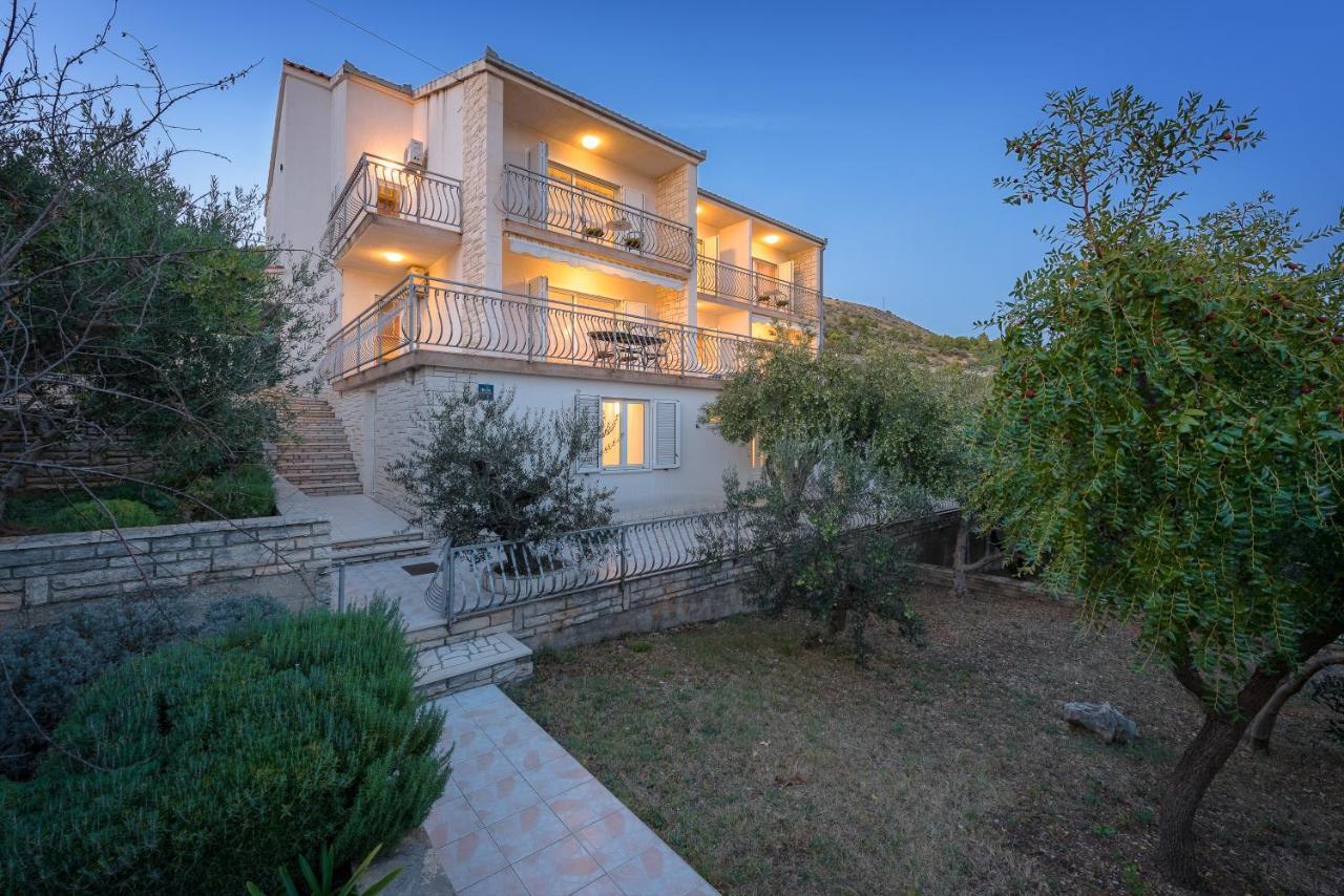 Residence Villa Irena Apartments Трогир Екстериор снимка