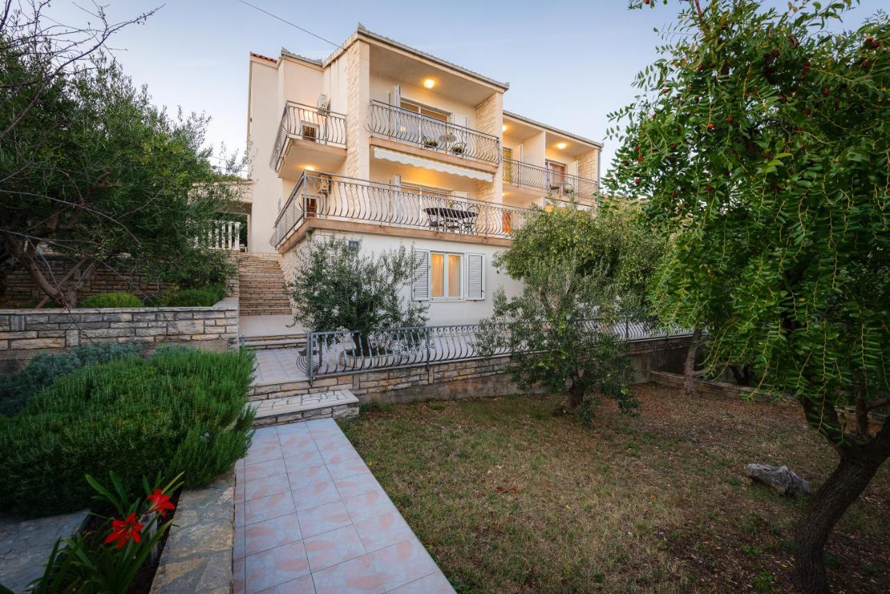 Residence Villa Irena Apartments Трогир Екстериор снимка